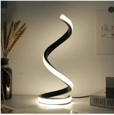 מנורת שולחן מסולסלת בעיצוב מודרני